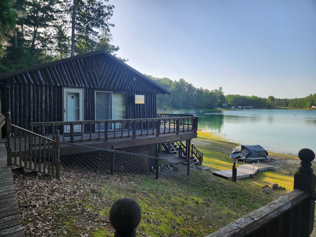 6176 S Hamlin Circle, Pleasant Plains township