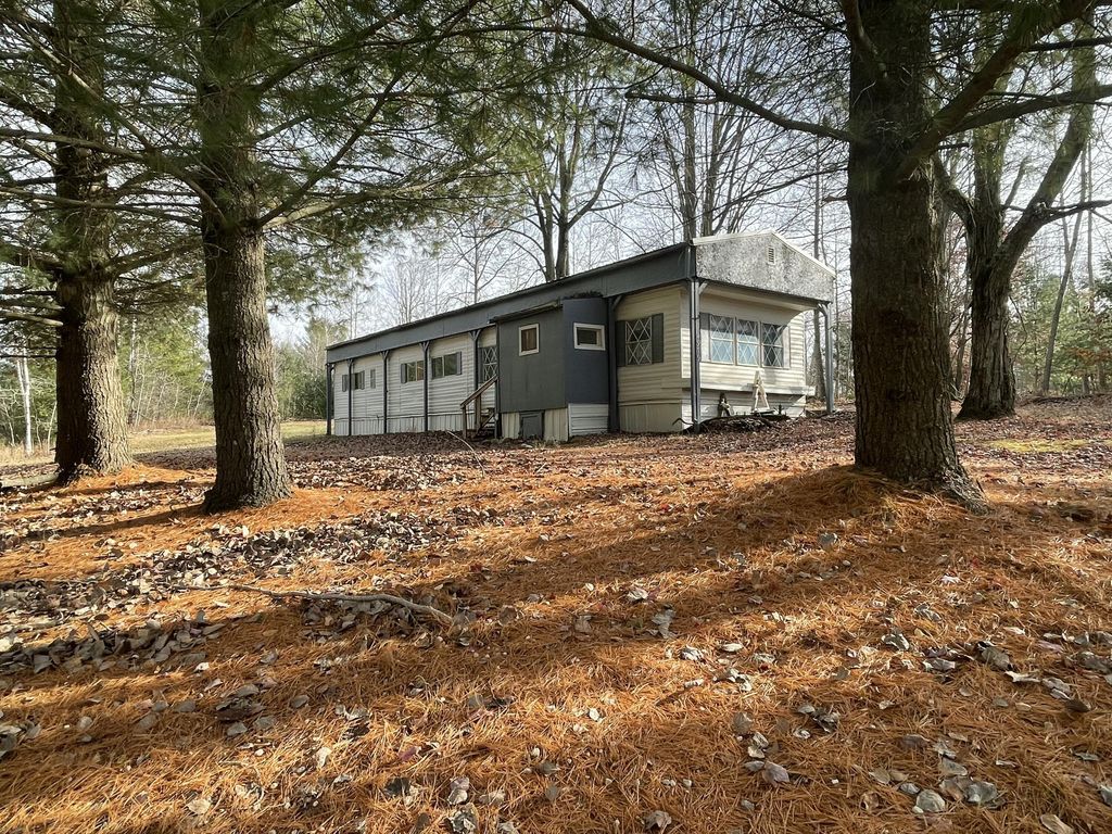 4979 21 Mile Road, Marion township