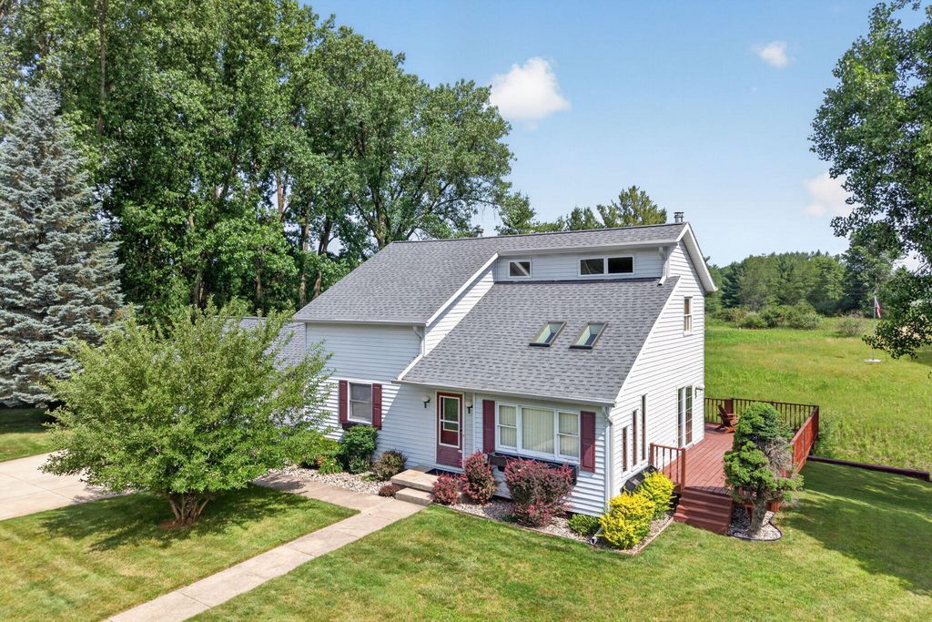 11520 N Lookout Ridge, Morton township