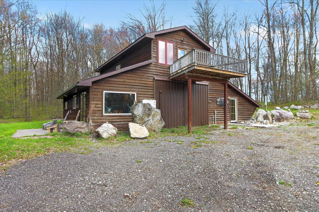 17099 Sierra Drive, Colfax township
