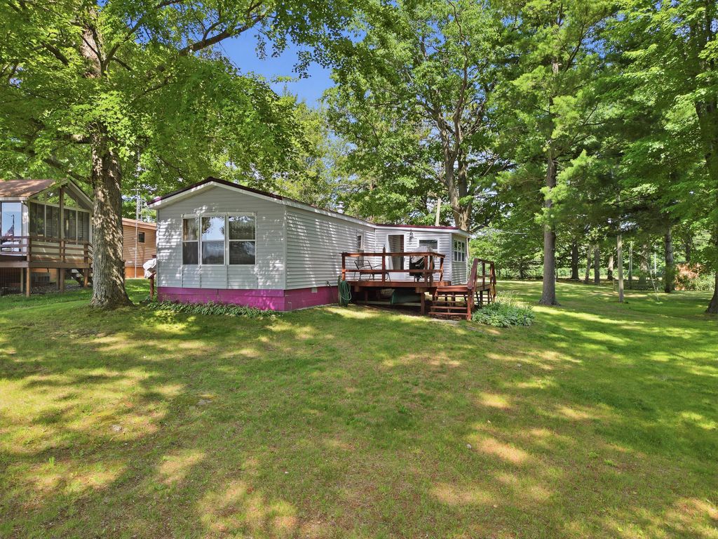 3473 N Shore Drive, Orient township