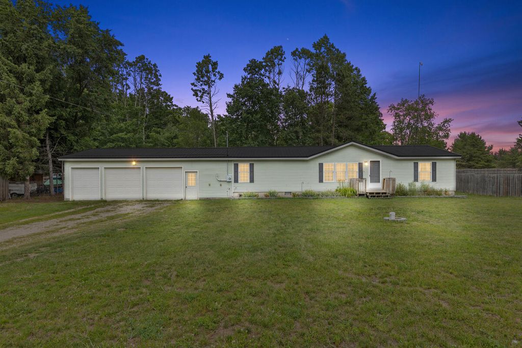 18720 Stonehouse Road, Green charter township