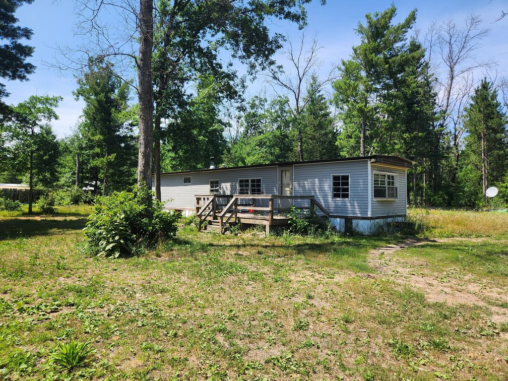 8253 S Washington Avenue, Pleasant Plains township
