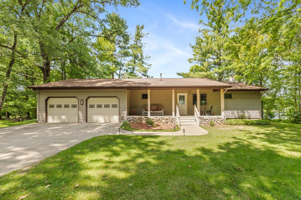 730 W Evergreen Road, Sidney township