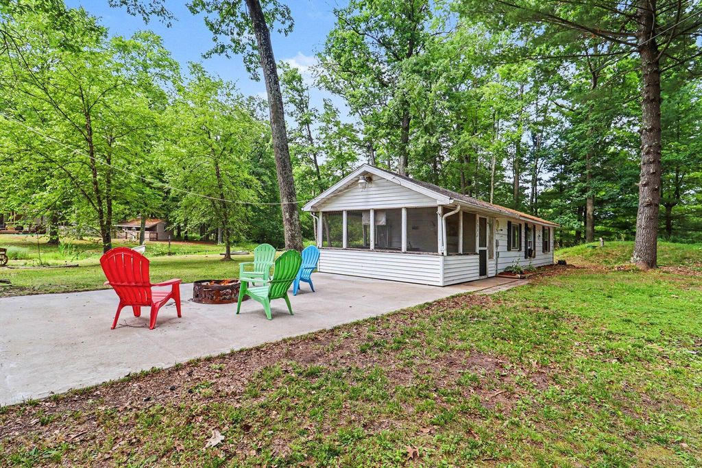 1321 W Channel Drive, Lilley township