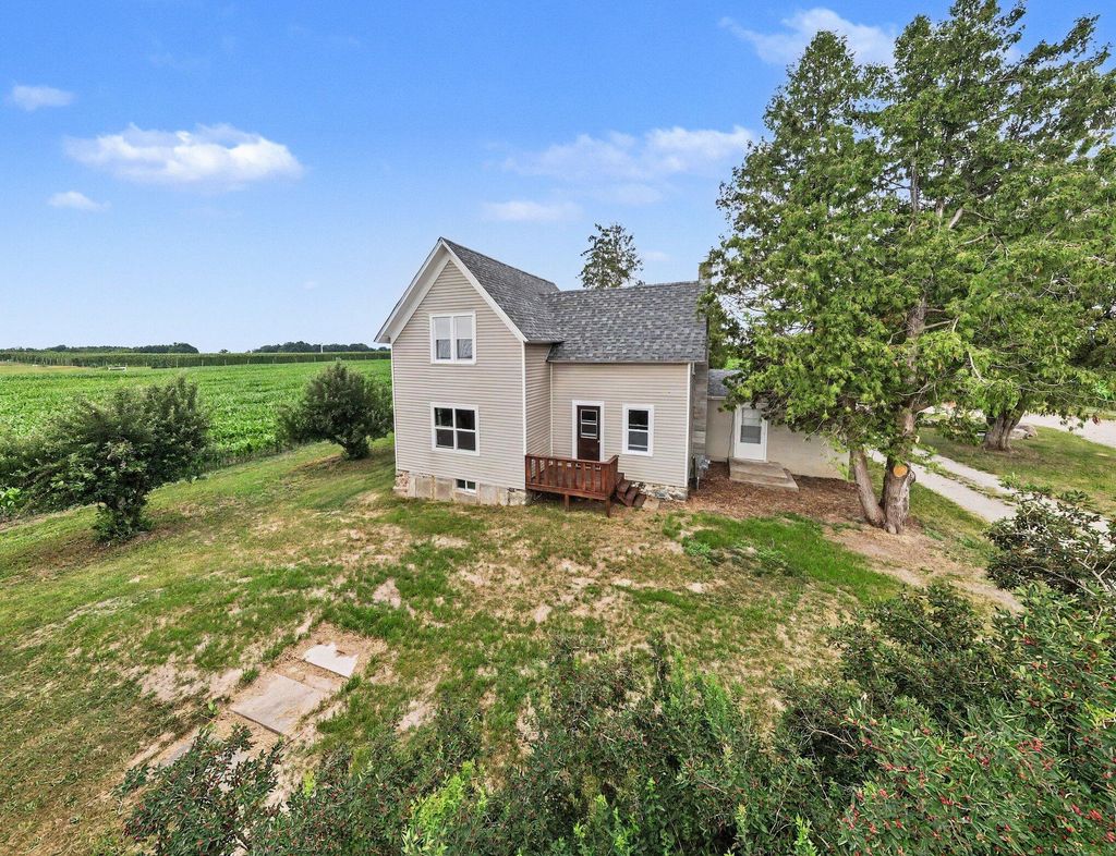 3735 S Stone Road S, Dayton township