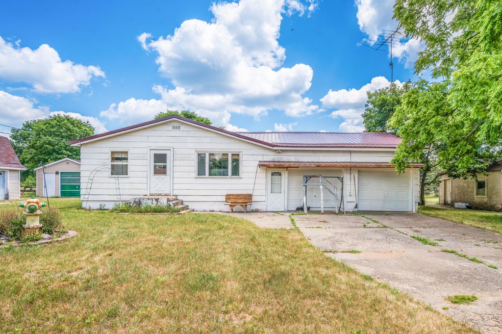 1014 Olaf Street, Big Rapids charter township