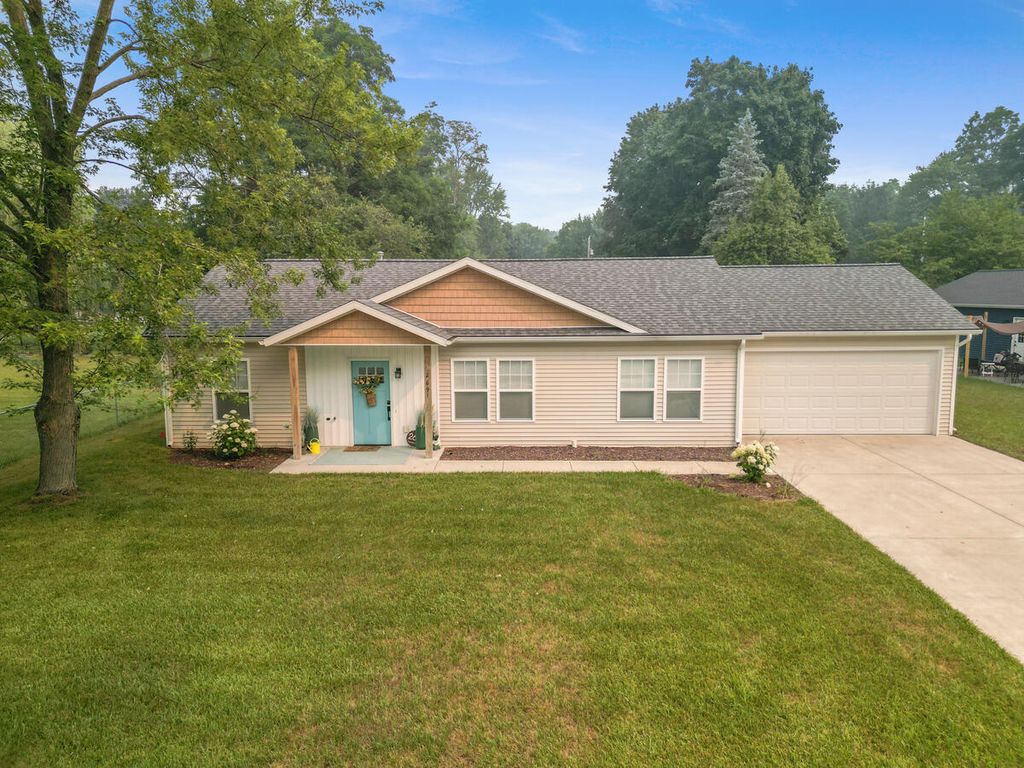269 W Brooks Street, Newaygo city