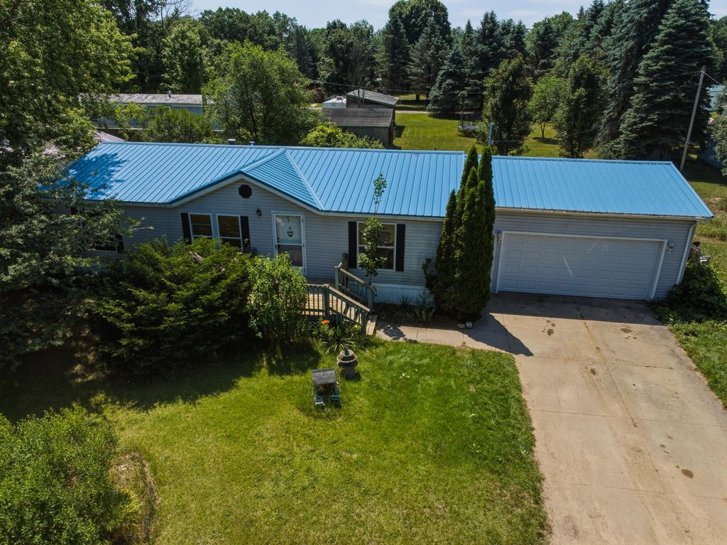18871 Cardinal Drive, Aetna township