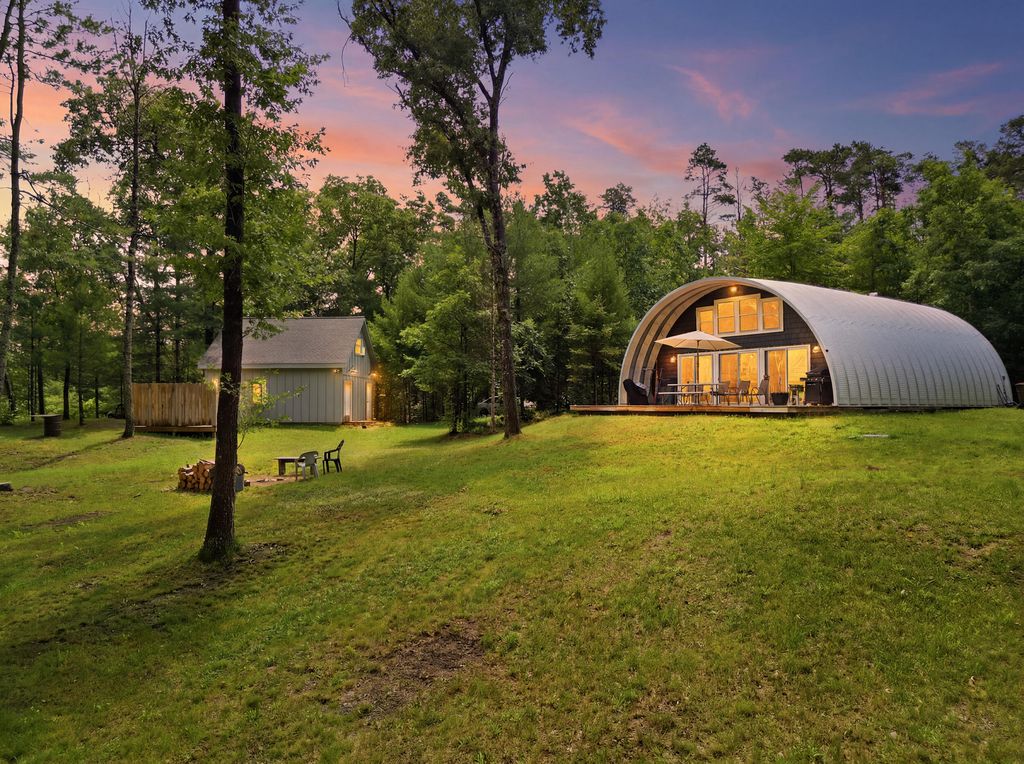 9585 E Buhler Drive, Croton township