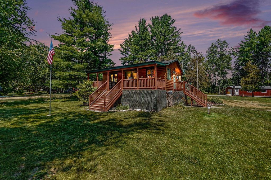 16065 Roaring Brook Drive, Hersey township