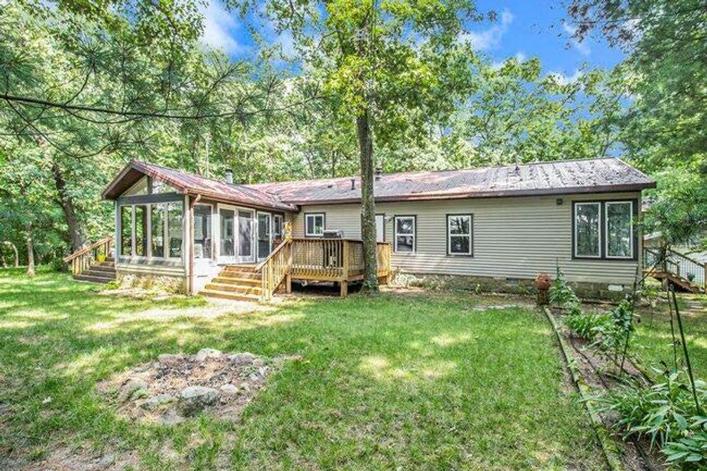 7884 S Spruce Avenue, Brooks township