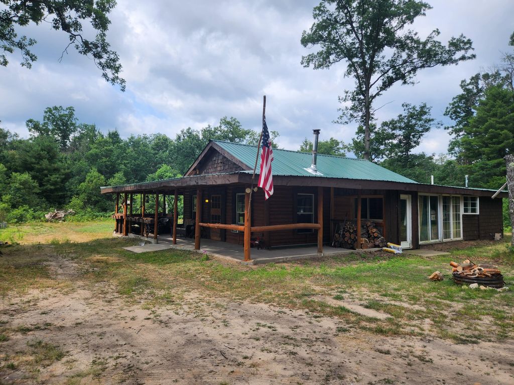 2833 E 40th Street, Cherry Valley township