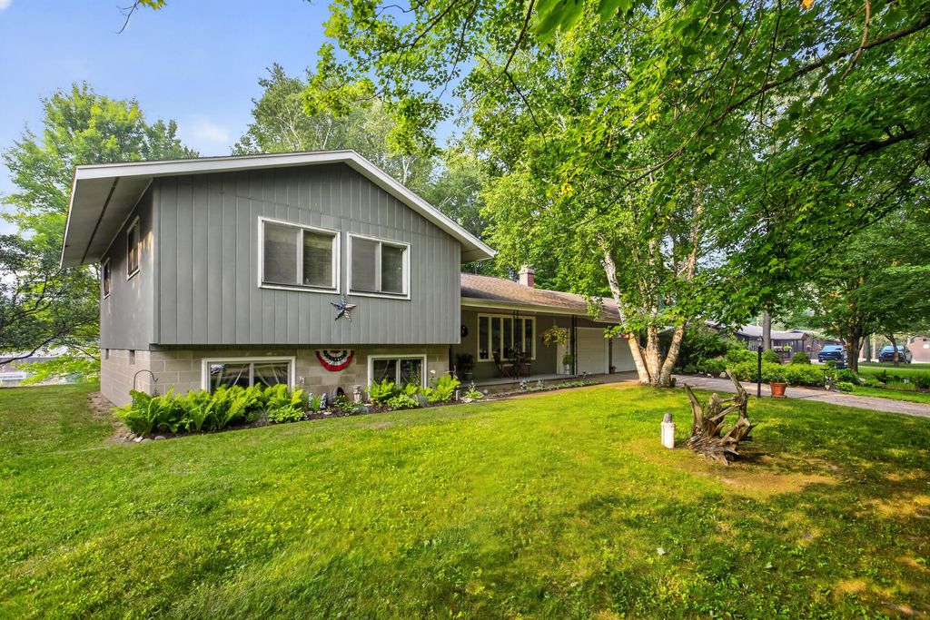 20210 Maple Drive, Richmond township