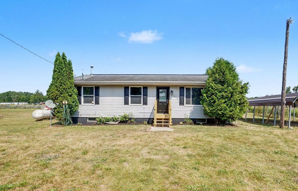 6918 S Saddler Road, Chase township