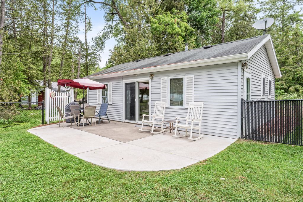 5790 Birch Drive, Sheridan township