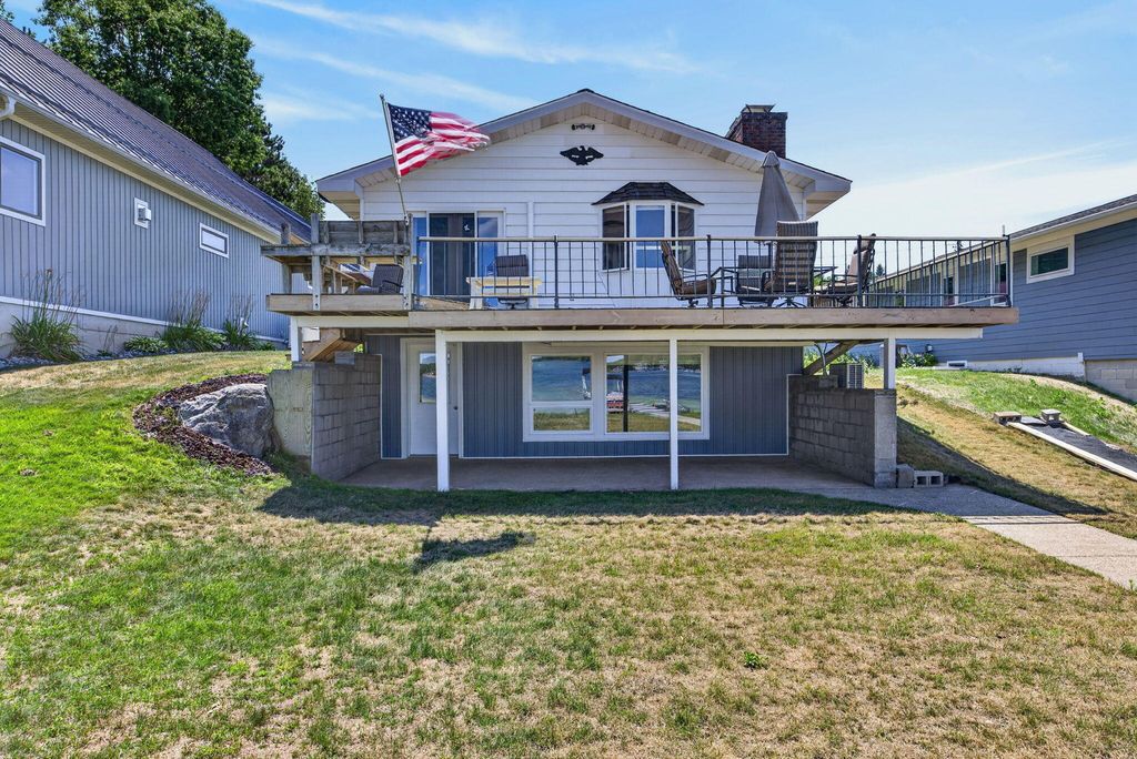 8758 Pike Street, Martiny township