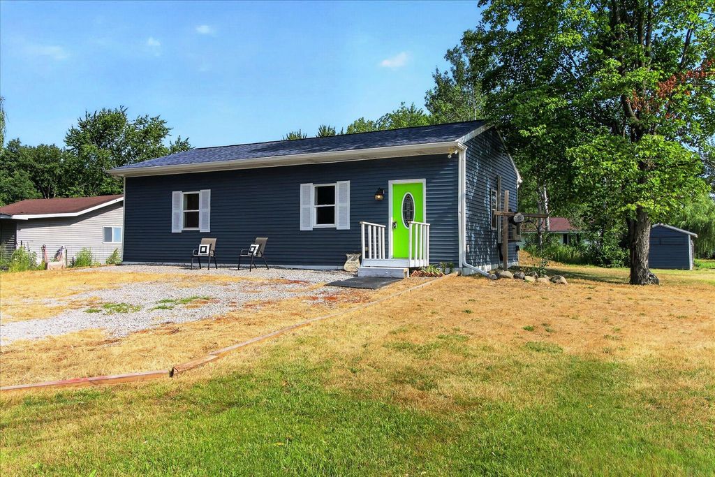 8048 17 Mile Road, Martiny township