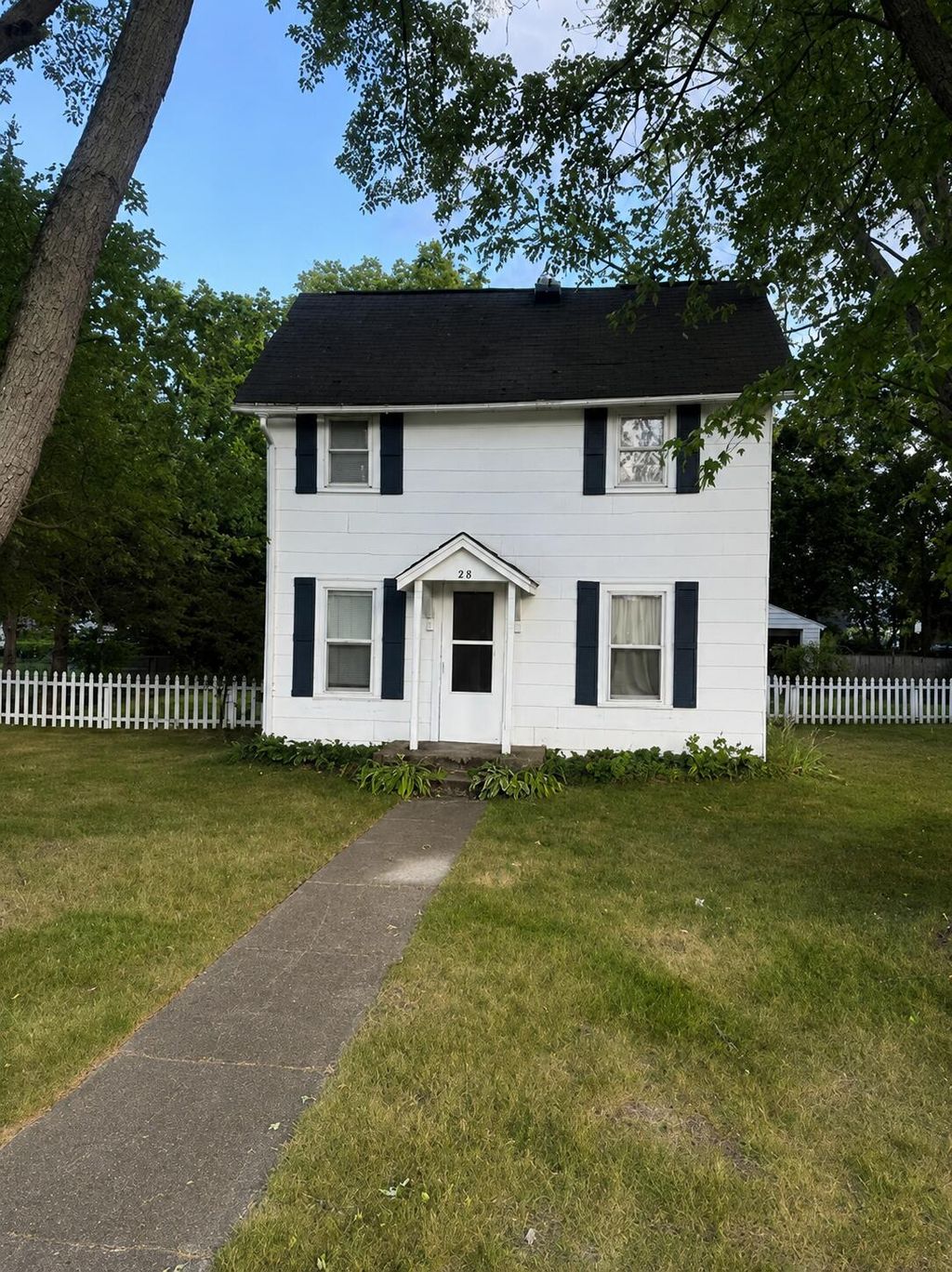 28 W Post Street, Newaygo