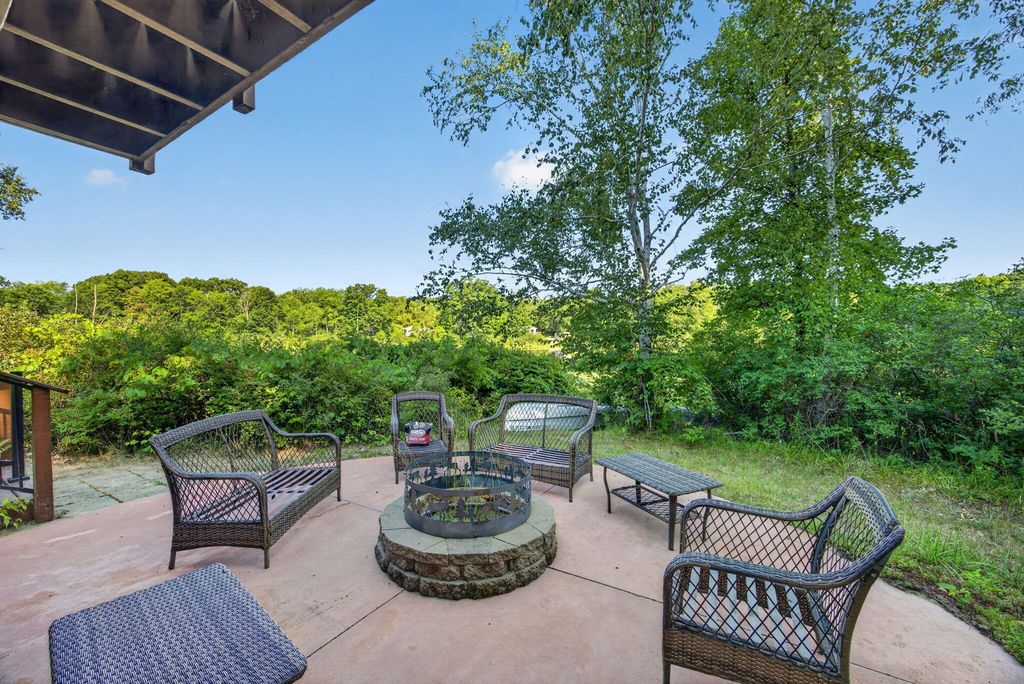 9880 85th Avenue, Morton township