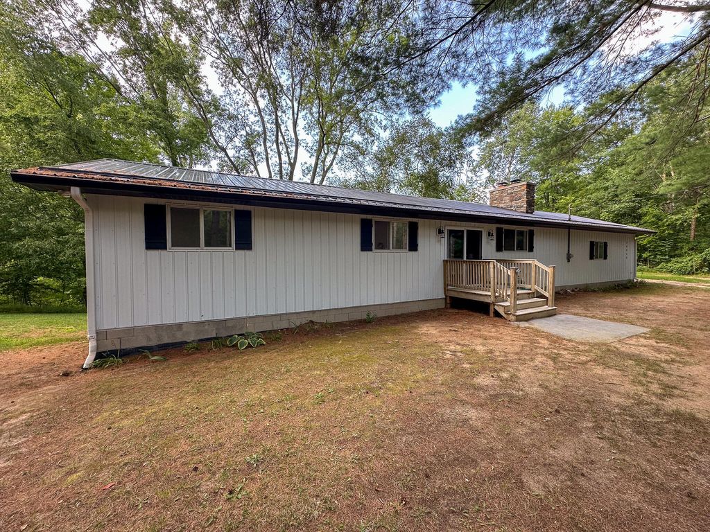 10013 E Beal City Road, Denver township