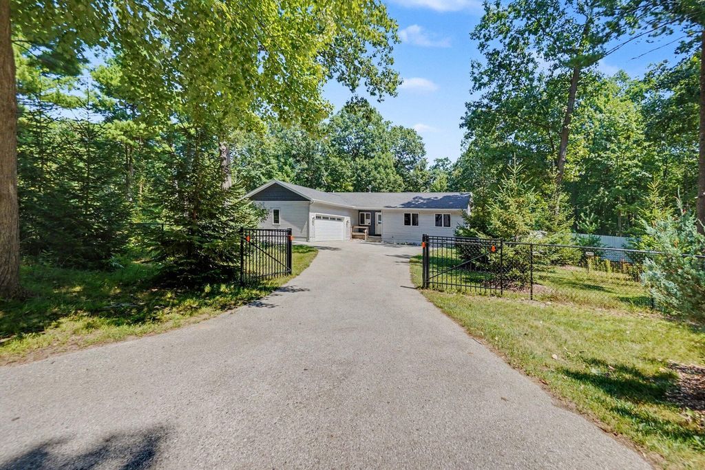 8270 Sheridan Street, Montague