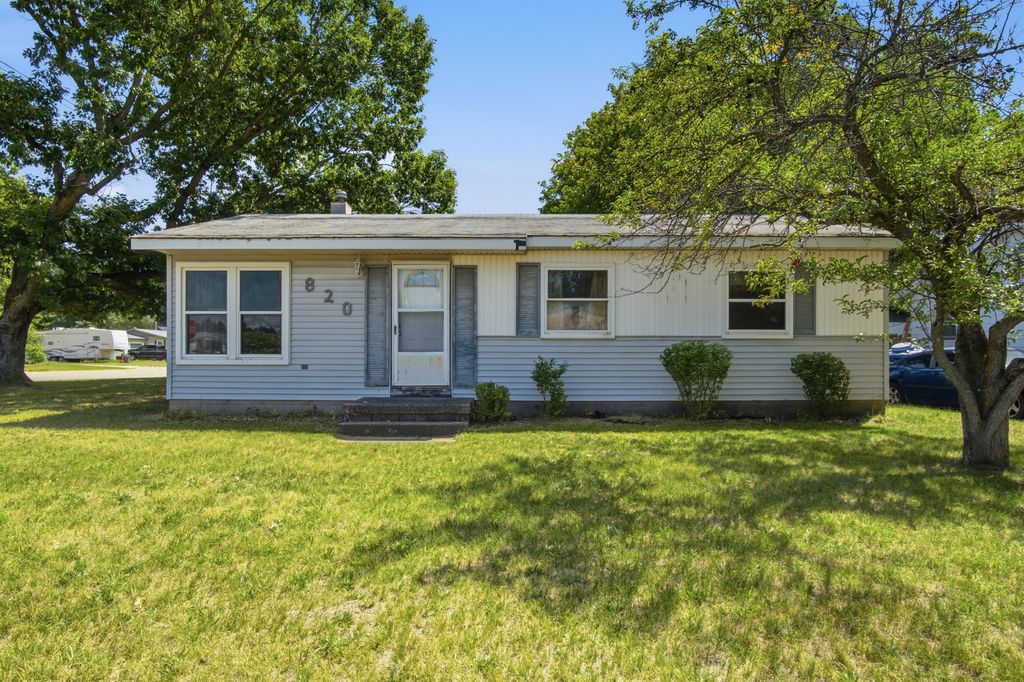 820 Loudon Street, Big Rapids city