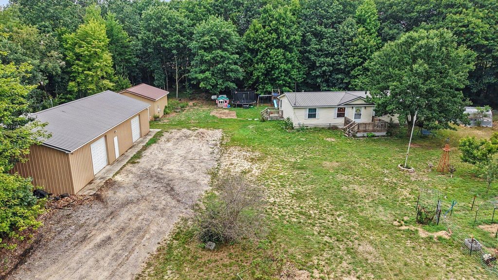 5847 W Austrian Pine Lane, Bridgeton township