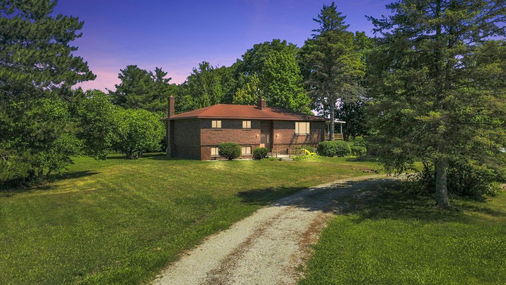 780 N Hadley Road, Ortonville