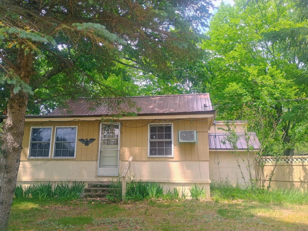 18222 Us-10 Modifier: 18042, Richmond township