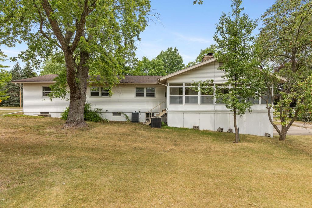 800 Magnolia Street, Big Rapids city