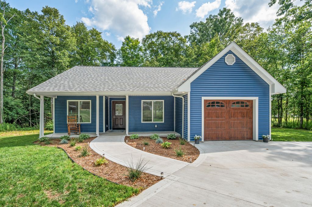20449 Thornapple Lane, Big Rapids charter township