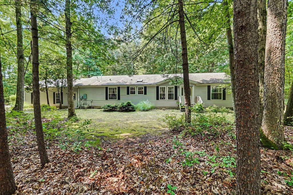 8367 Ferris Avenue, Garfield township