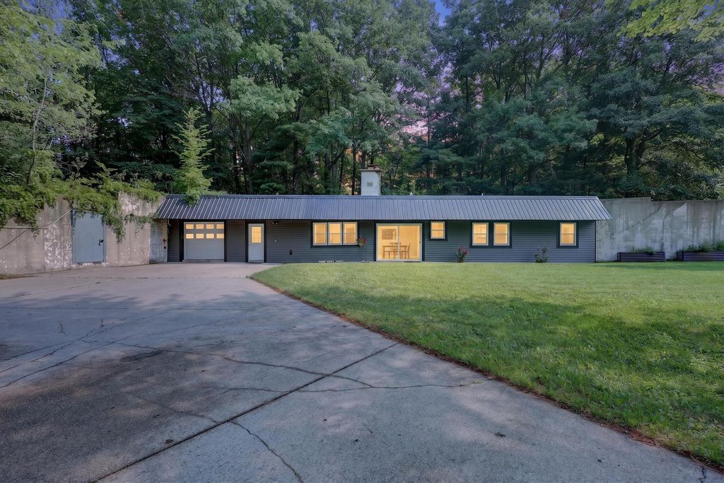 1166 N Long Road, Pierson township