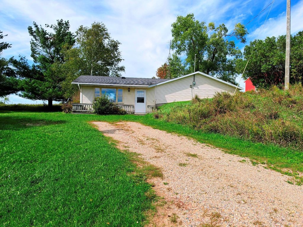 9463 Big Stone Lake Road, Evart