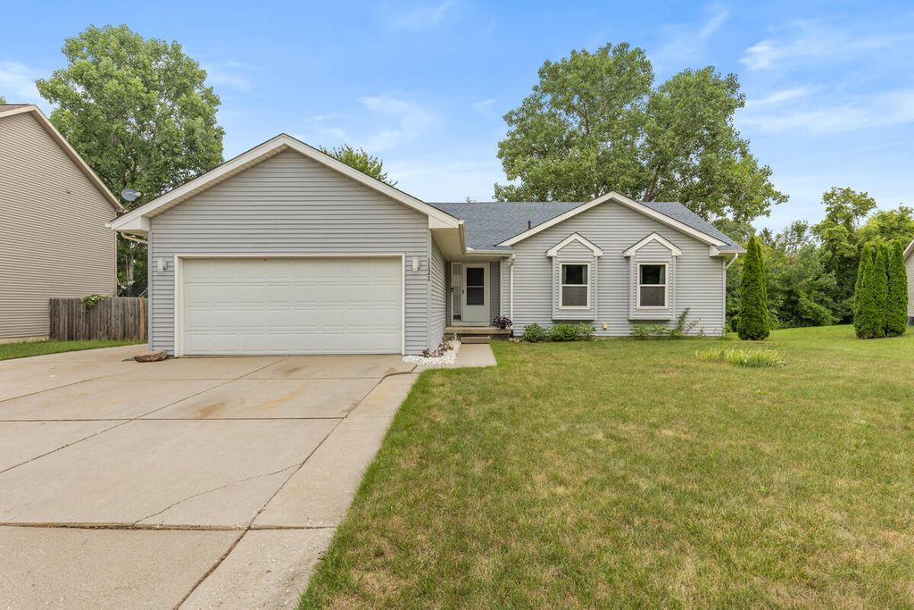 1121 Durango Drive, Delta charter township