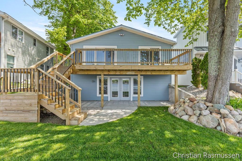 1025 Adams Street Nw, Douglass township