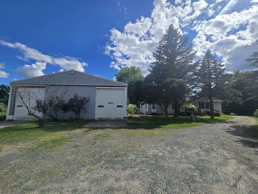 8533 U.s. 10, Chase township