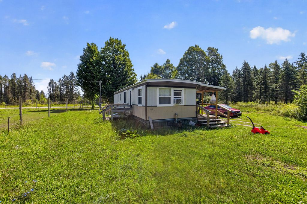 7137 S Deer Lake Road, Chase township