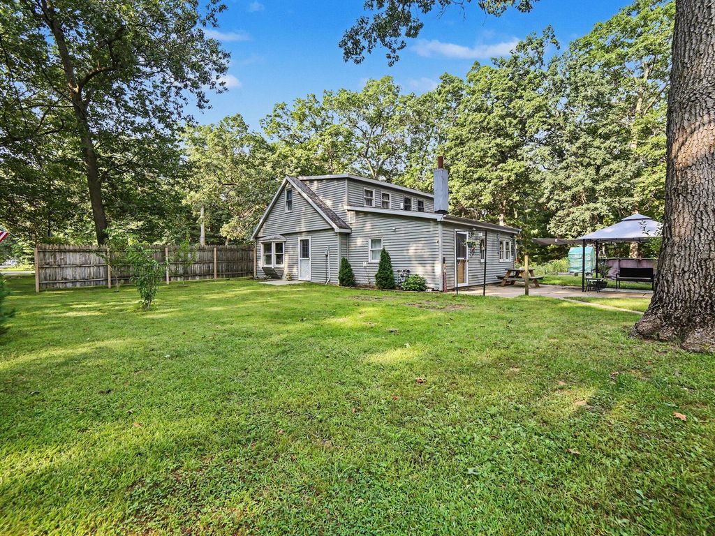 5690 White Road, Egelston township