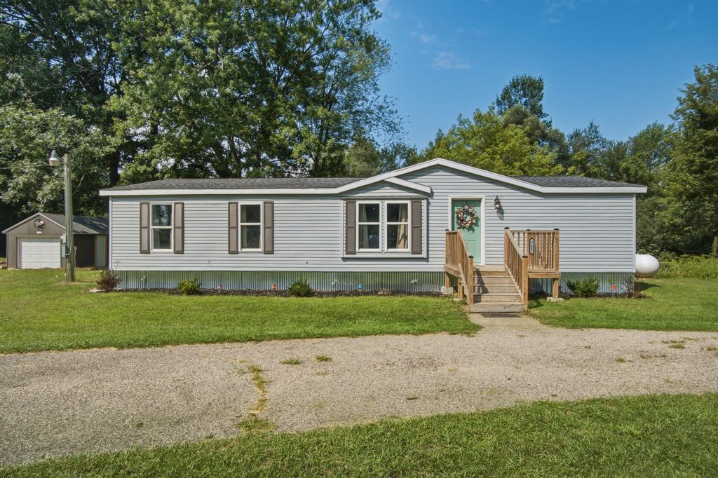 17651 Ritchie Avenue Ne, Nelson township