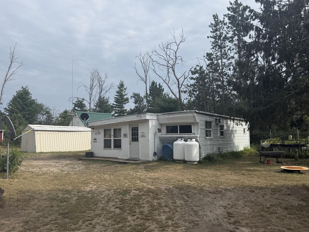 1383 W Palmer Avenue, Pleasant Plains township