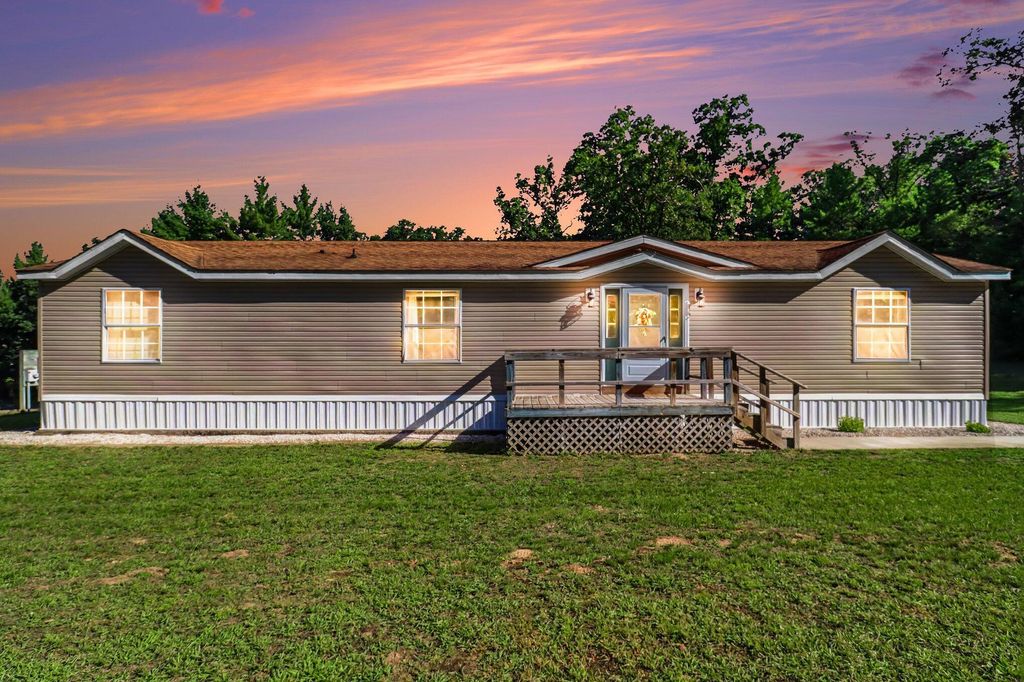 4770 Acorn Hollow, Everett township