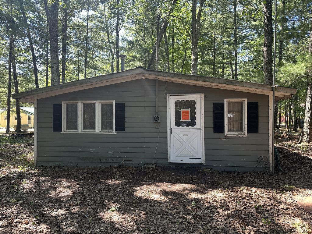9655 S Beechnut Avenue, Lake township