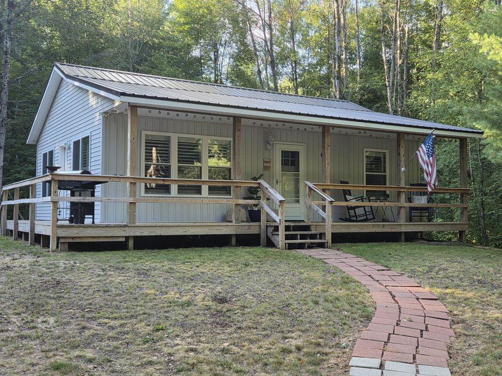 7140 S James Road, Pleasant Plains township