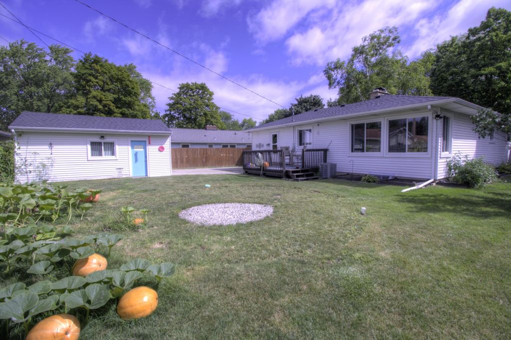 2309 Mayfield Road, Saginaw charter township