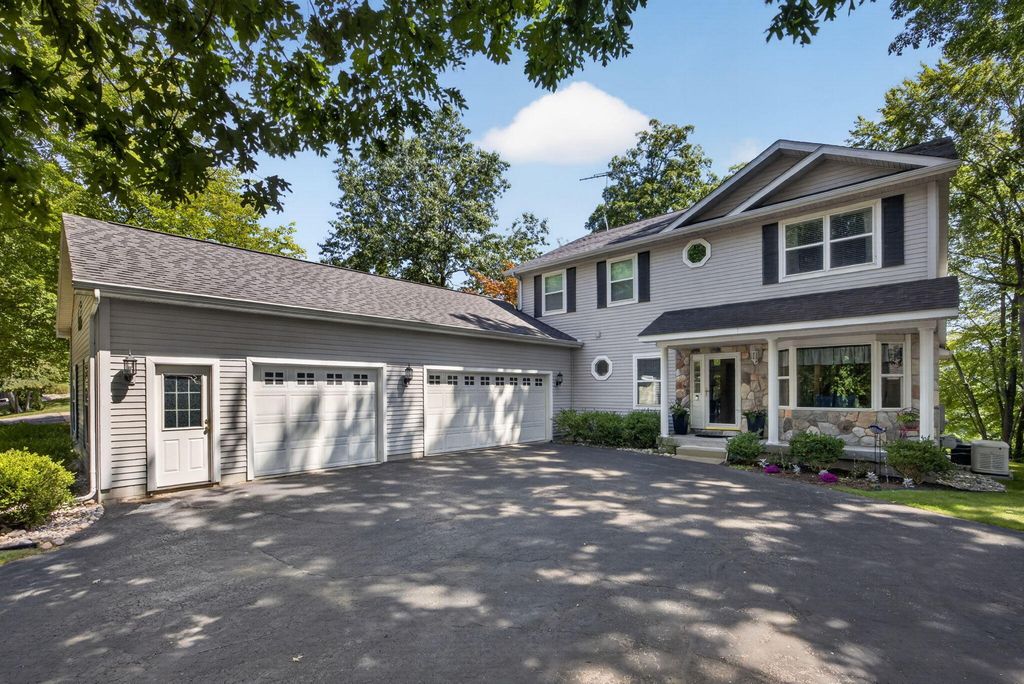 9240 Ranger Drive, Morton township