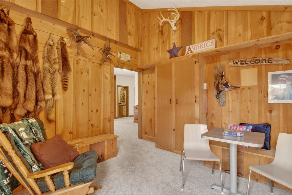 17099 Sierra Drive, Colfax township