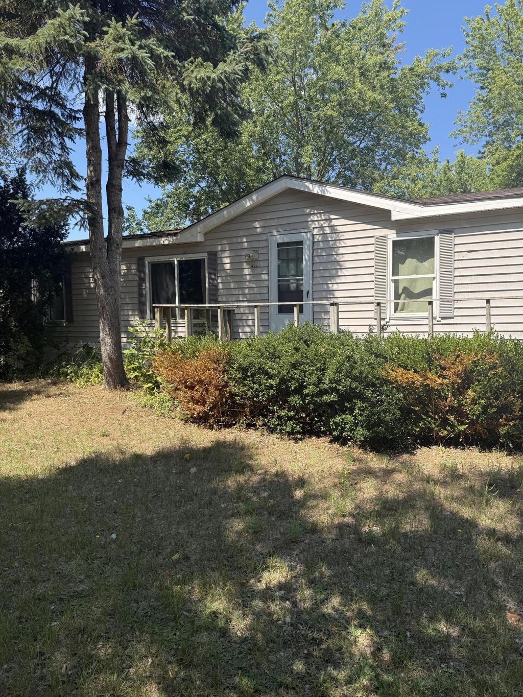 8809 W 13 Mile Road, Troy township