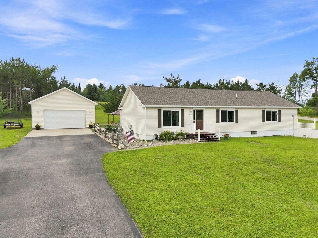 2020 Lakeview Lane, Tuscarora township